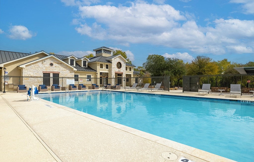 Dominium-Franklin Park-Pool