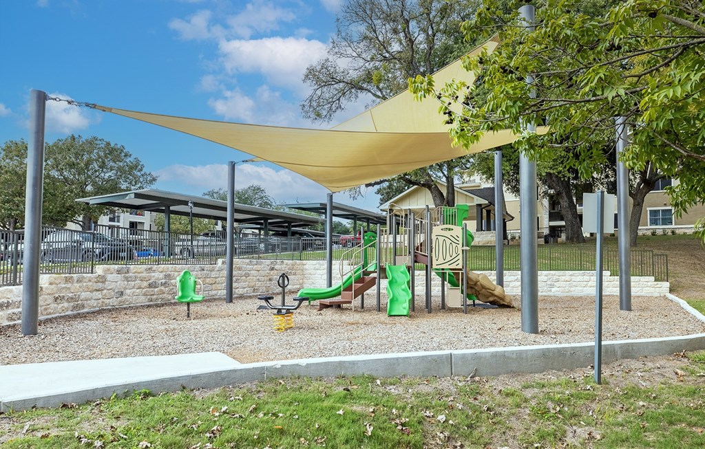 Dominium-Franklin Park-Playground
