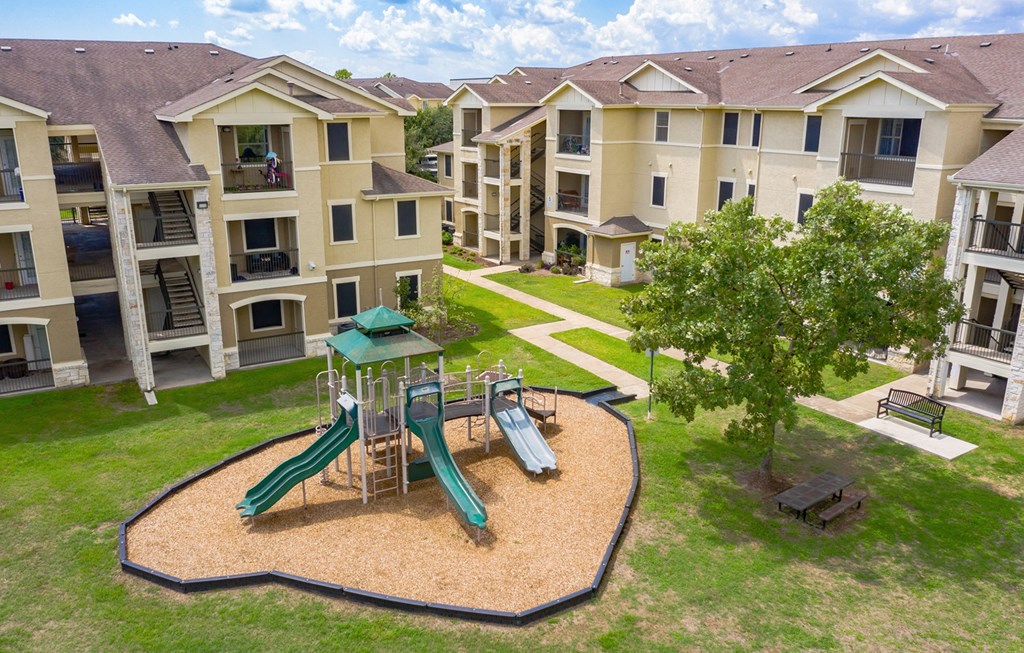 Dominium-Franklin Park-Playground