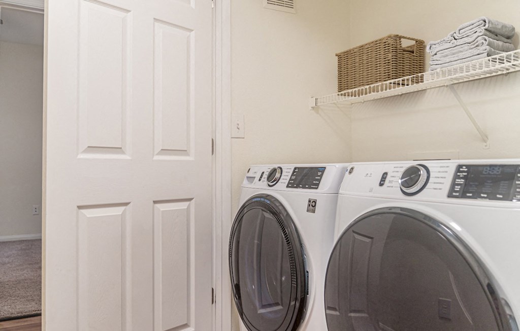 Dominium-Franklin Park-Laundry