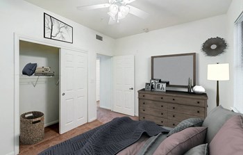 Franklin Park_Model Apartment Bedroom - Photo Gallery 6