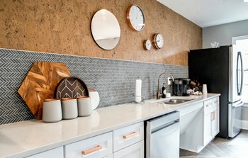 Dominium-Fulton Pointe-Community Kitchen - Photo Gallery 5
