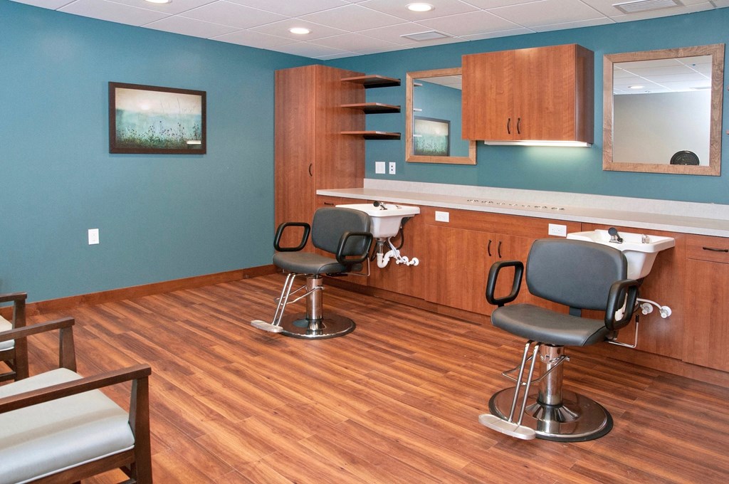 Dominium-Grainwood Senior-Beauty Salon