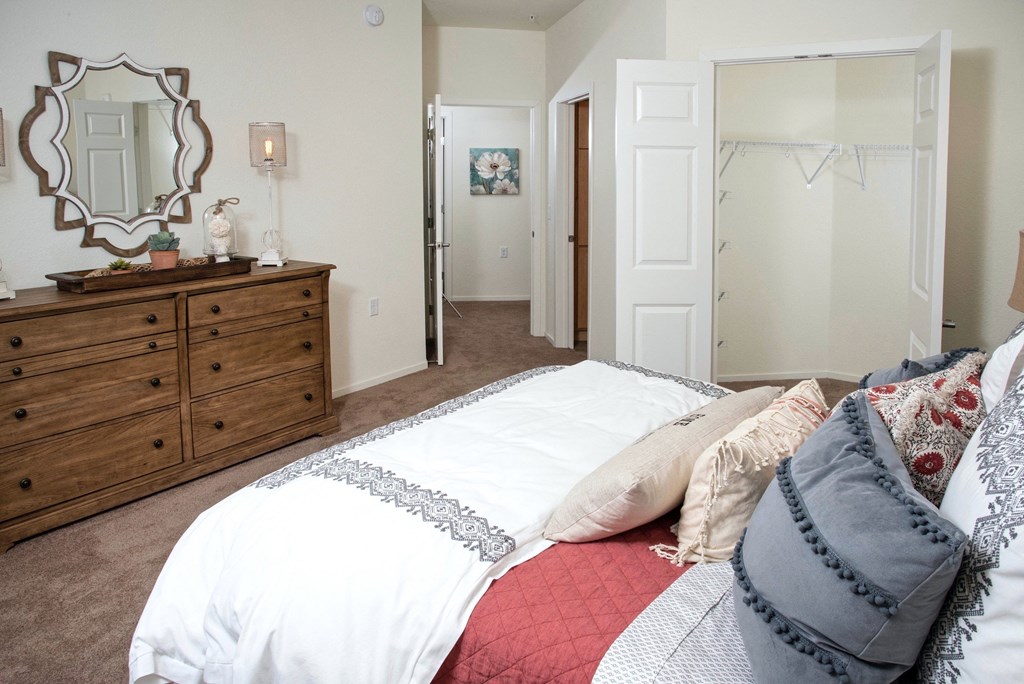 Dominium-Grainwood Senior-Bedroom