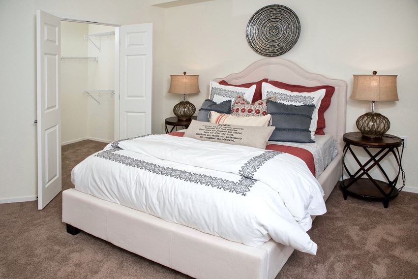 Dominium-Grainwood Senior-Bedroom