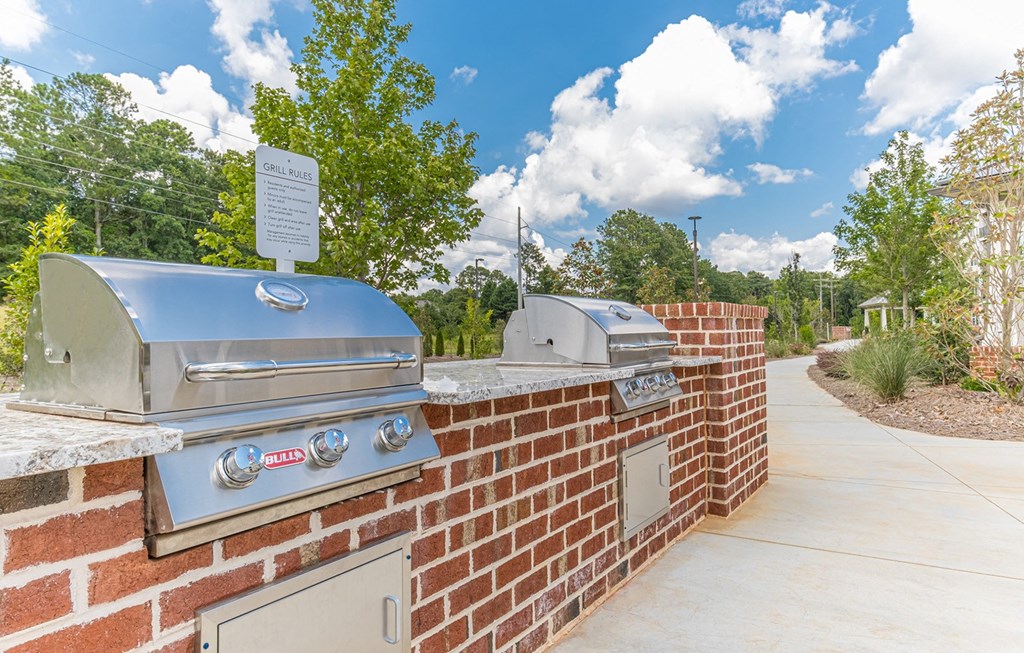 Dominium-Grayson Ridge-Grilling Area