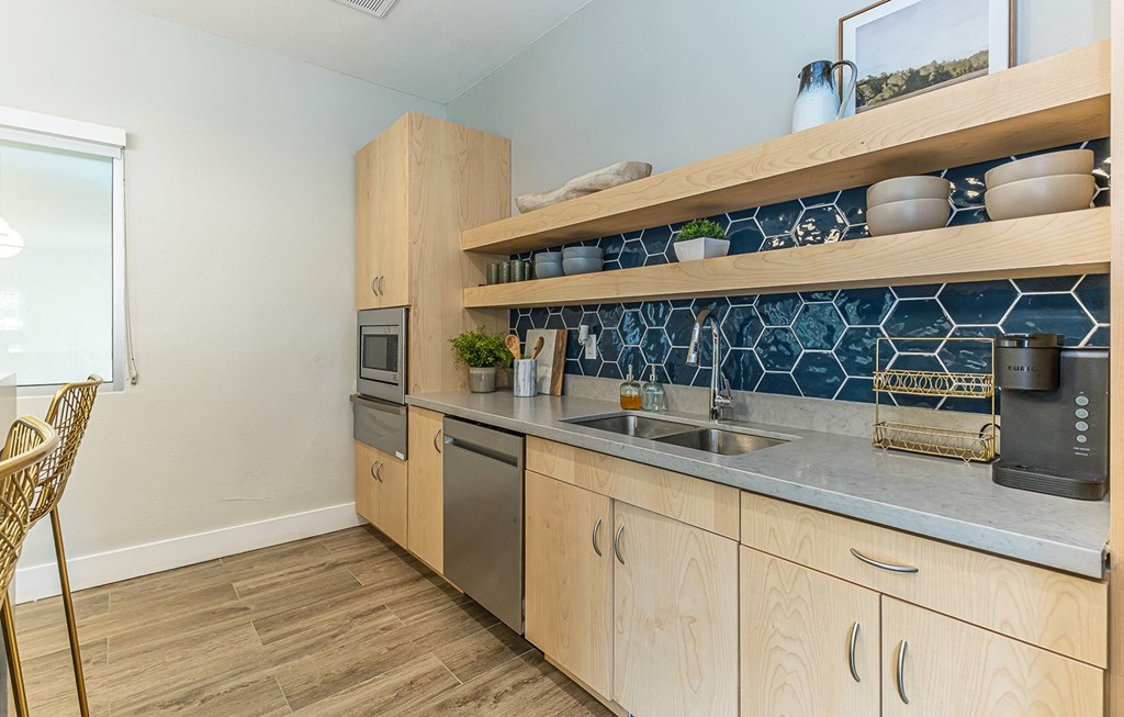 Dominium-Groves of Lawrenceville-Community Kitchen