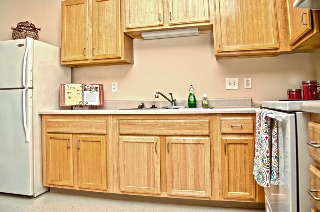 Heritage Landing_Model Apartment Kitchen