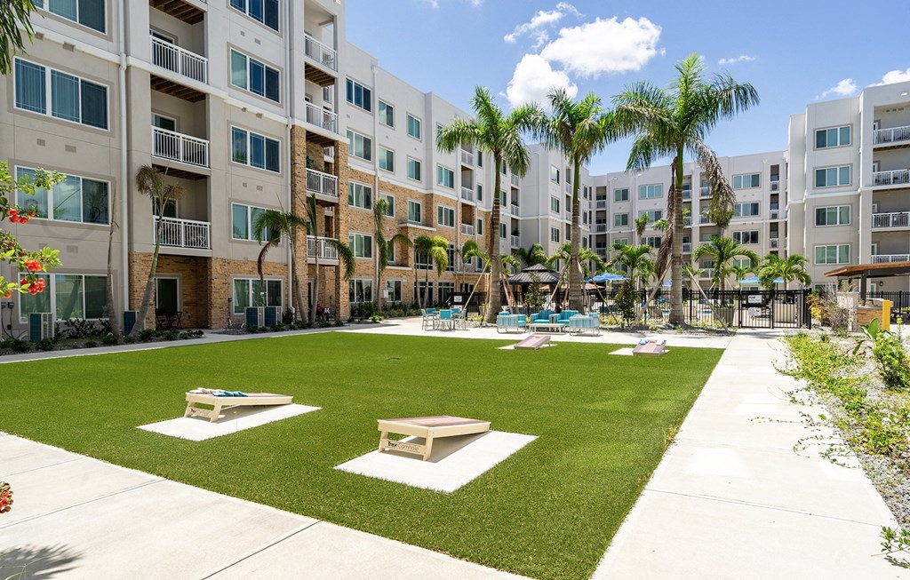 Dominium-Heron Ridge-Sample Cornhole