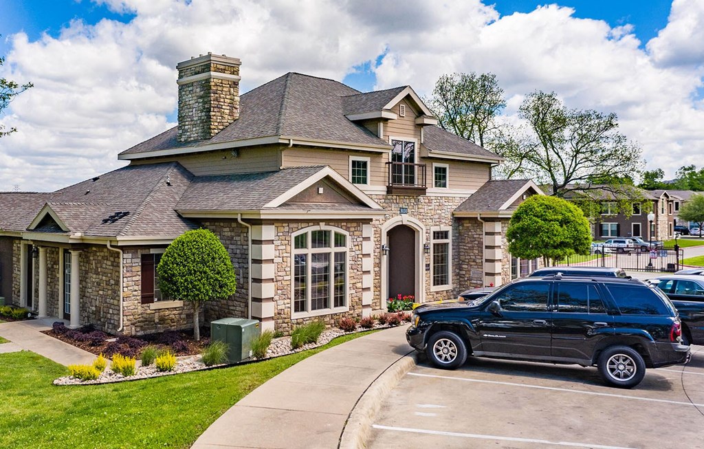 Parking at Highland Hills, Dallas