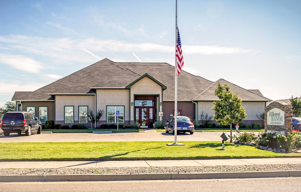 Hillcrest Manor_Leasing Office