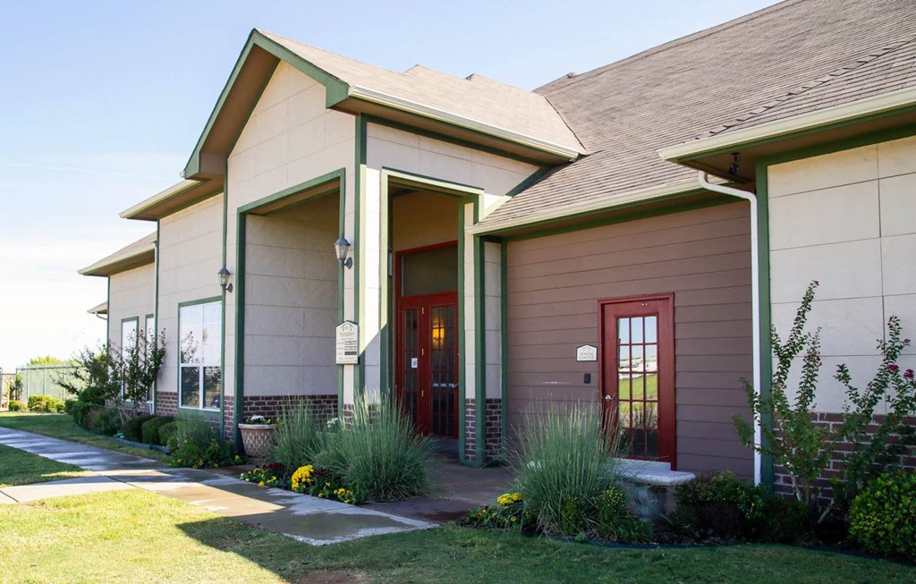 Hillcrest Manor_Leasing Office