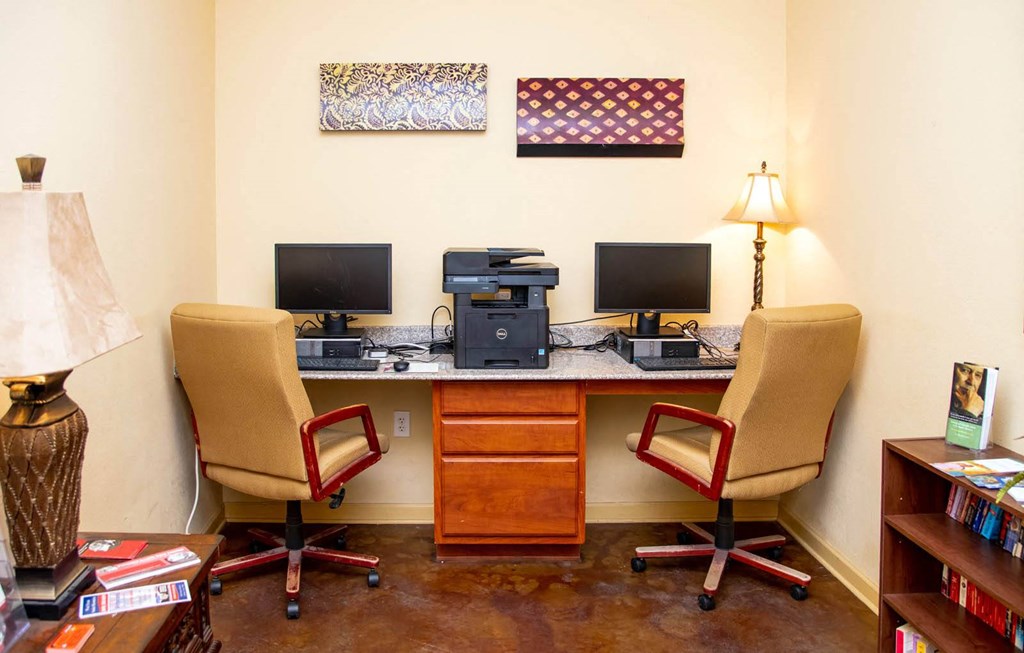 Hillcrest Manor_Business Center