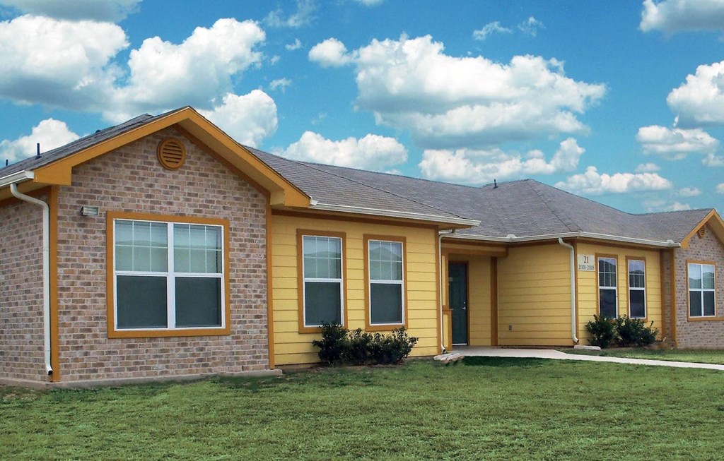 Hillcrest Manor_Property Exterior