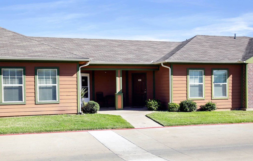 Hillcrest Manor_Property Exterior