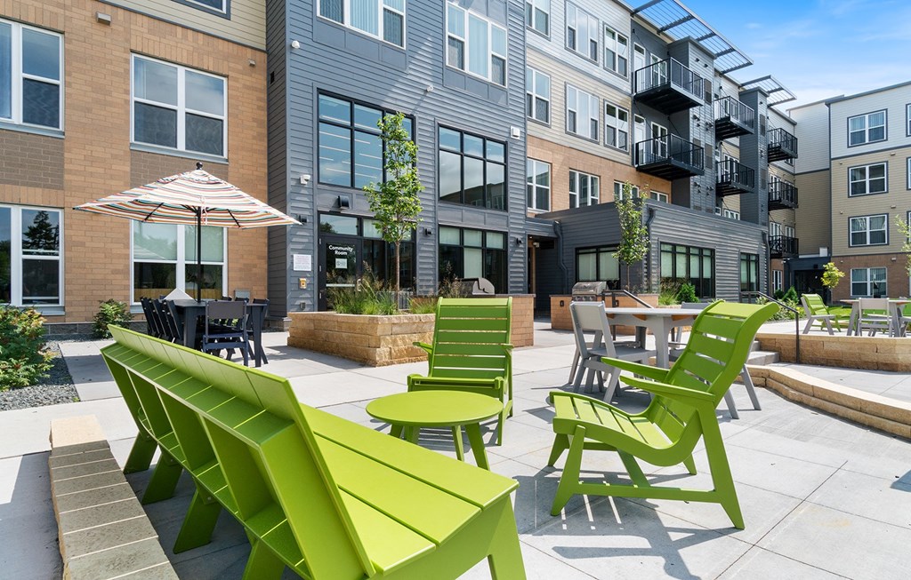Dominium-Hilltop at Signal Hills-Community Patio