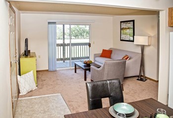 Living Room - Photo Gallery 3