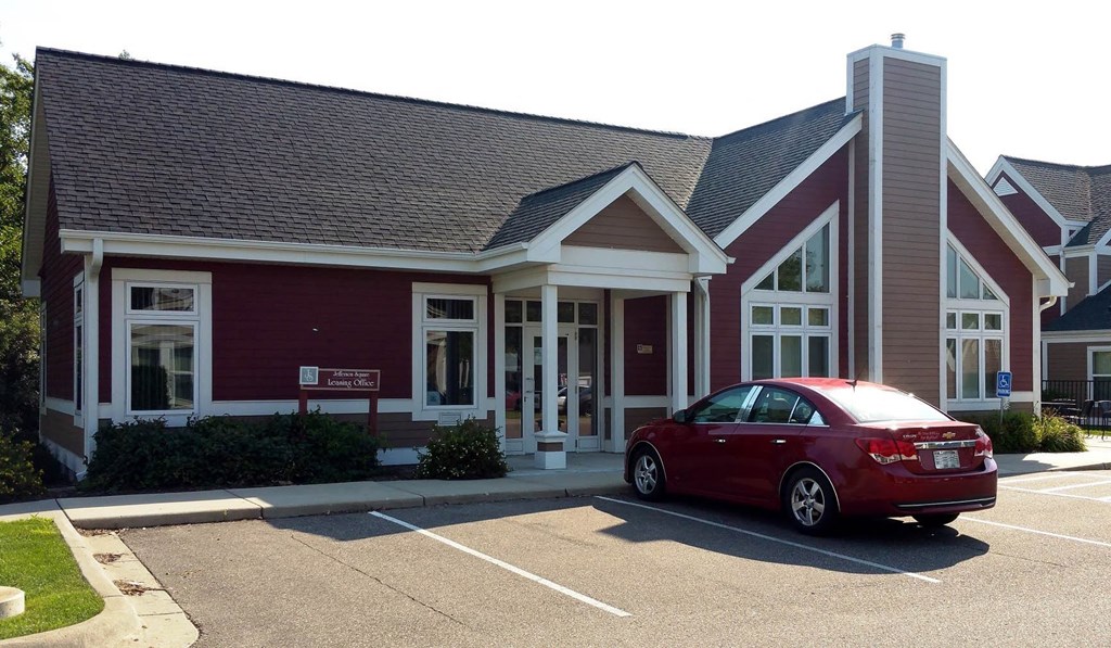 Jefferson Square_Leasing Office Exterior