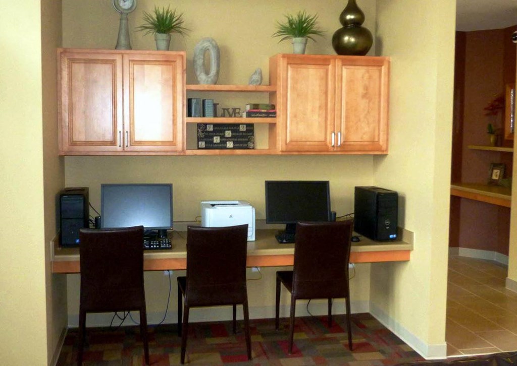 Jefferson Square_Business Center