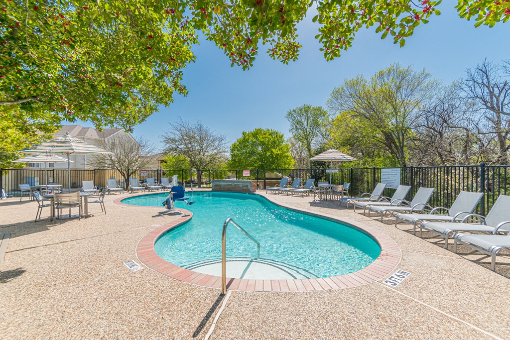 Dominium-Kinwood-Pool