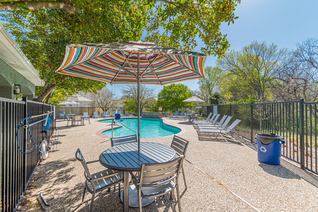 Dominium-Kinwood-Pool