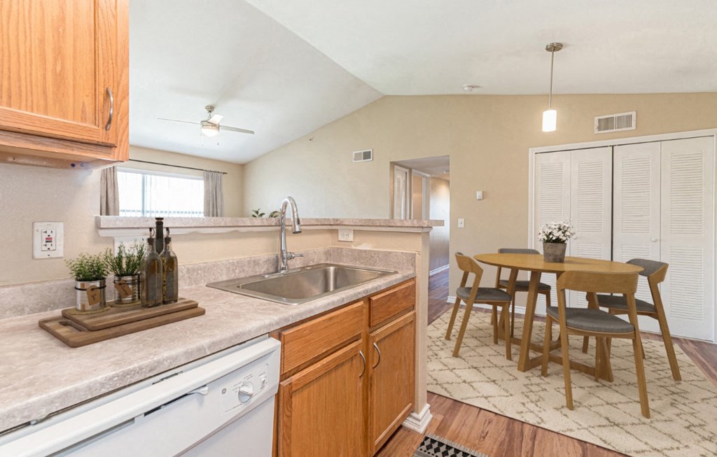 Dominium-Kinwood-Kitchen and Dining Room