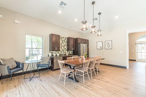 Dominium-Kinwood-Community Kitchen