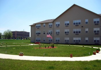 Kirby Manor Exterior Yard - Photo Gallery 3