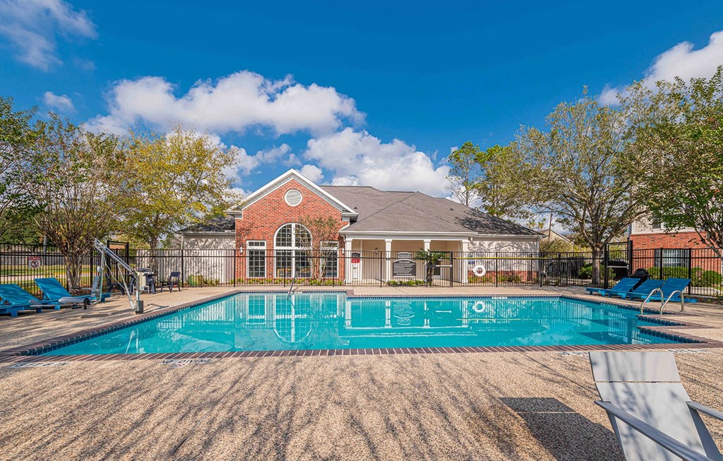 Dominium-Knolls at West Oaks-Pool