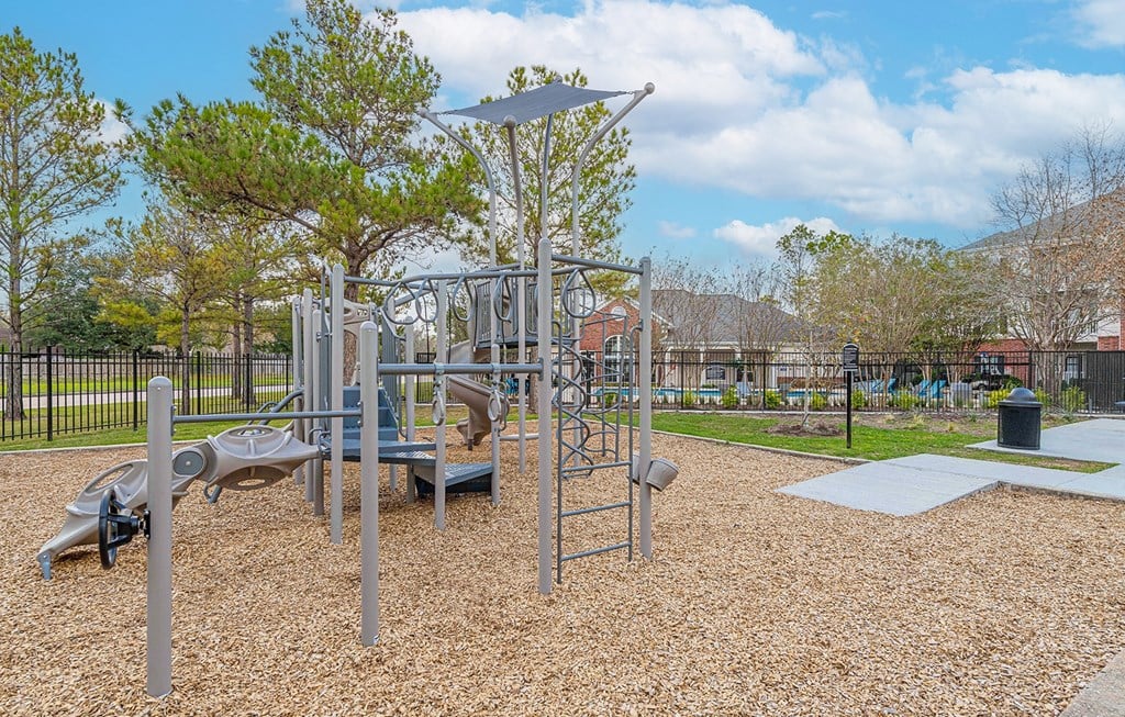 Dominium-Knolls at West Oaks-Playground