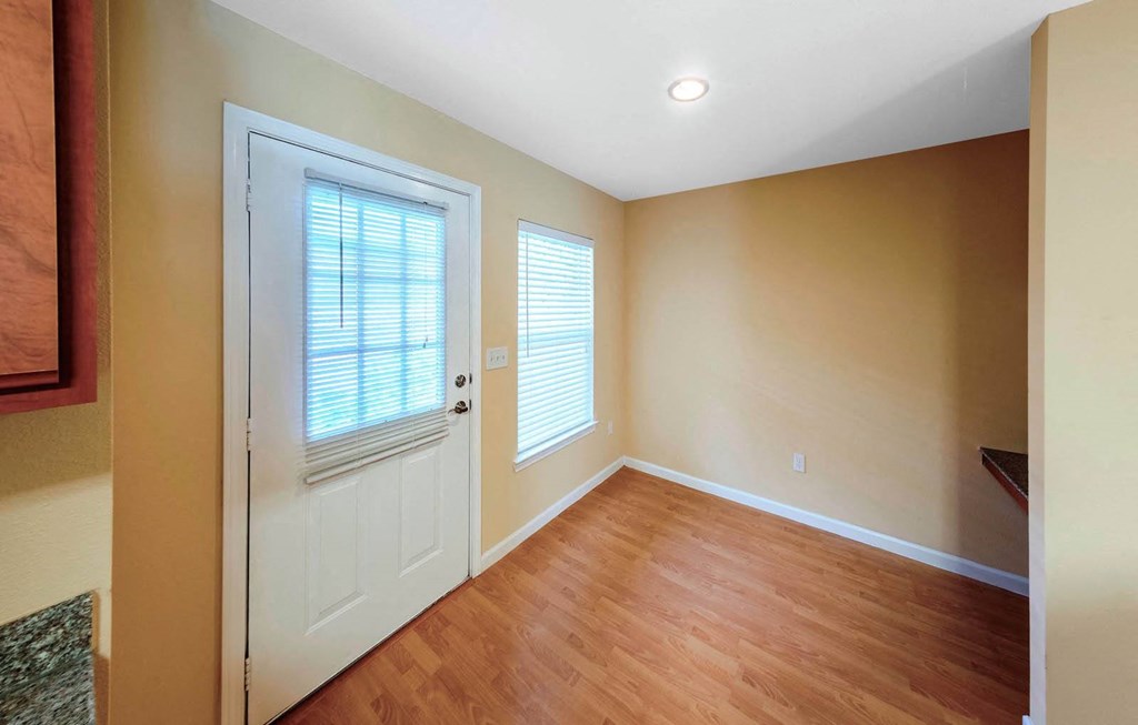 Lakeside Manor_Model Apartment Entrance