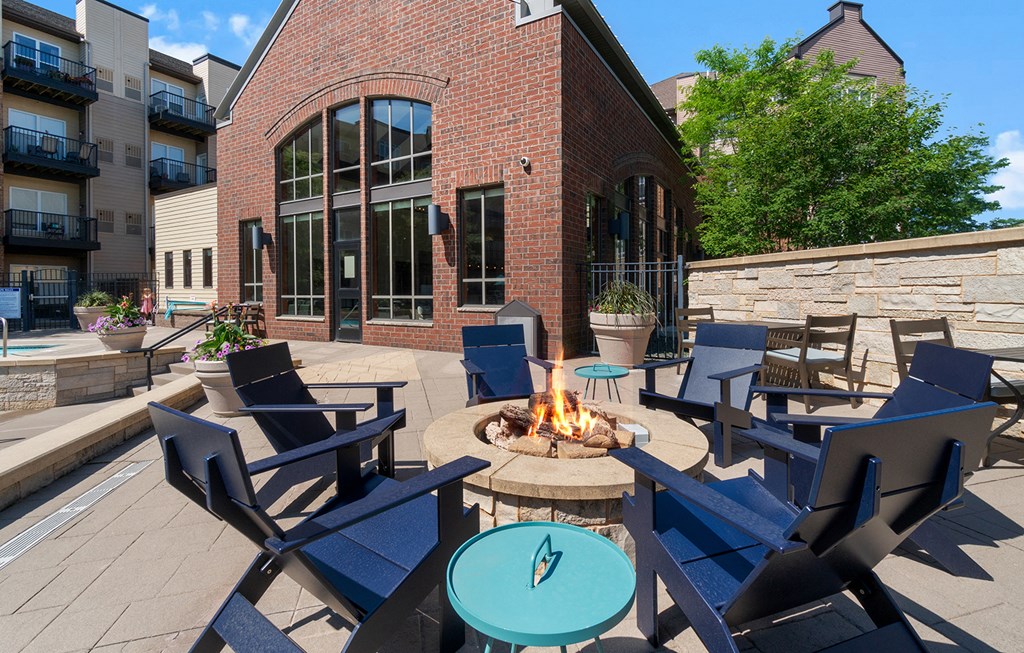 Dominium-Landings at Silver Lake Village-Fire Pit