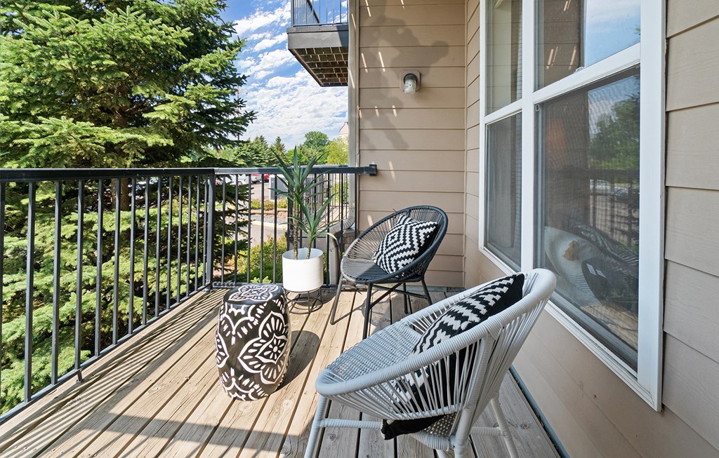 Dominium-Landings at Silver Lake Village-Model Balcony