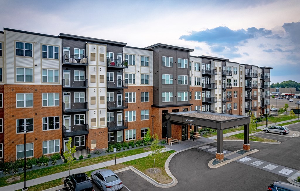 Exterior at Signal Hills 55+ Apartments, Minnesota, 55118