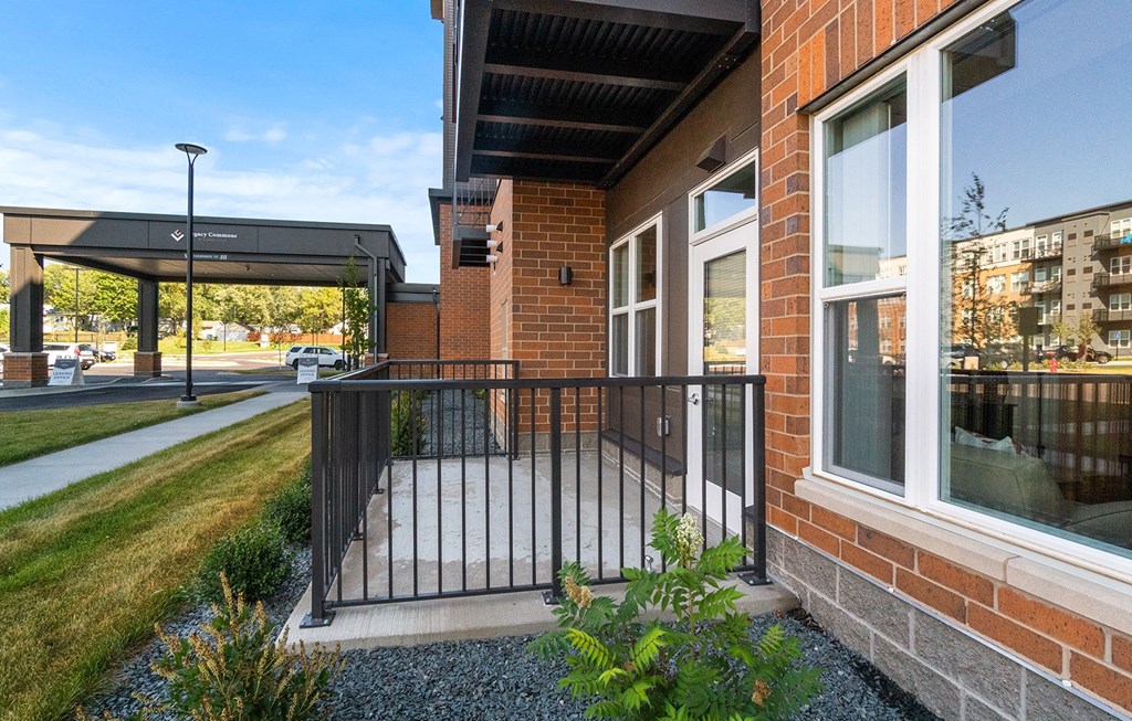 Outdoor Patio Area at Signal Hills 55+ Apartments, West St. Paul, MN, 55118