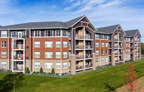 Exterior Green Space at The Legends of Woodbury 55+ Apartments, Woodbury, MN