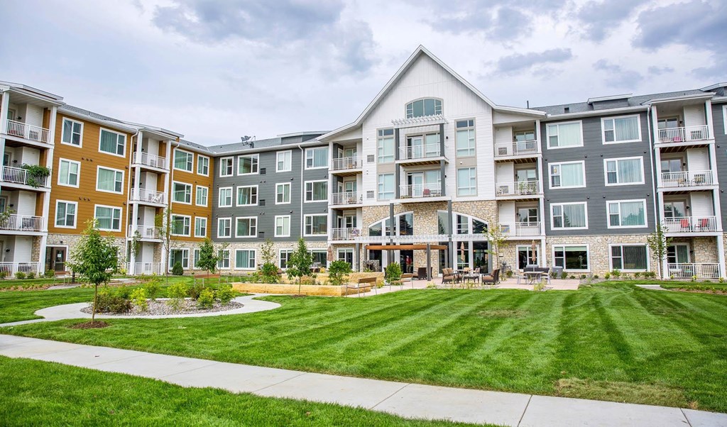 Dominium_Legends of Champlin_Exterior