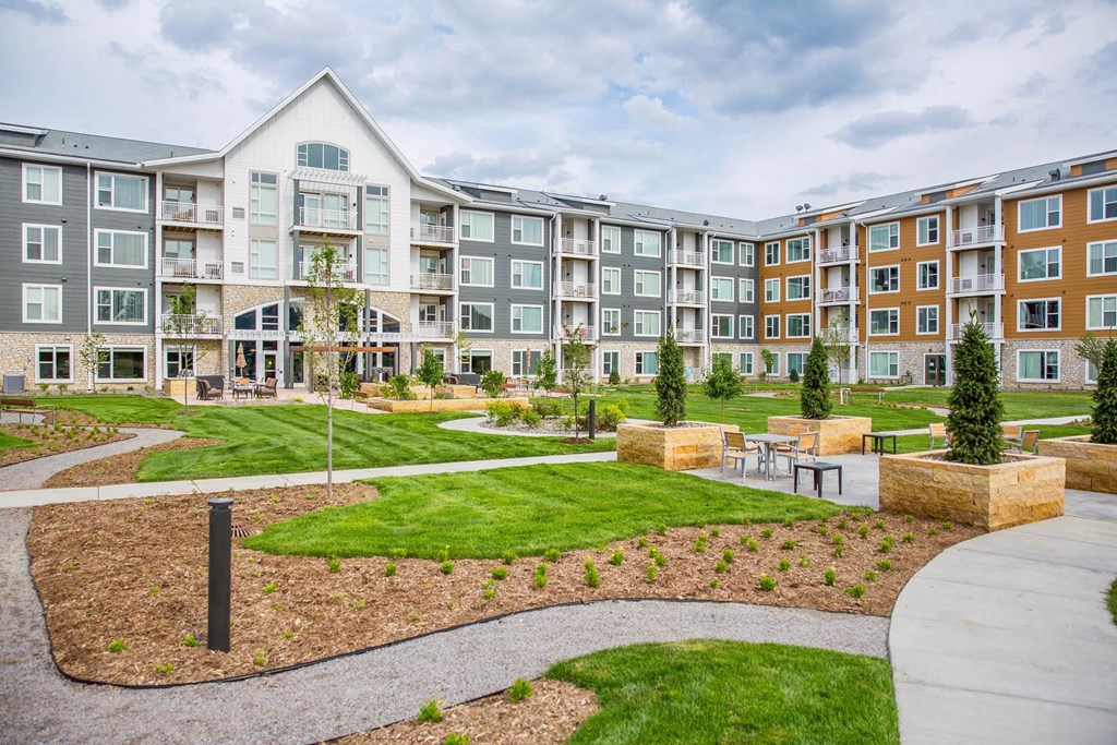 Dominium_Legends of Champlin_Exterior