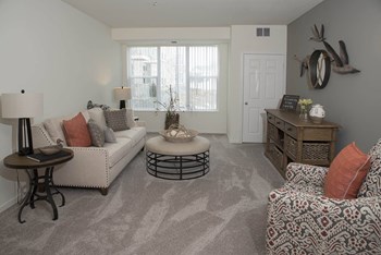 Living Room - Photo Gallery 4
