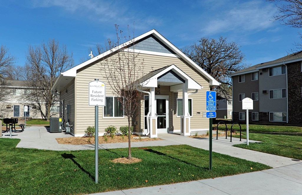 Lonnie Adkins Court_Leasing Office Exterior