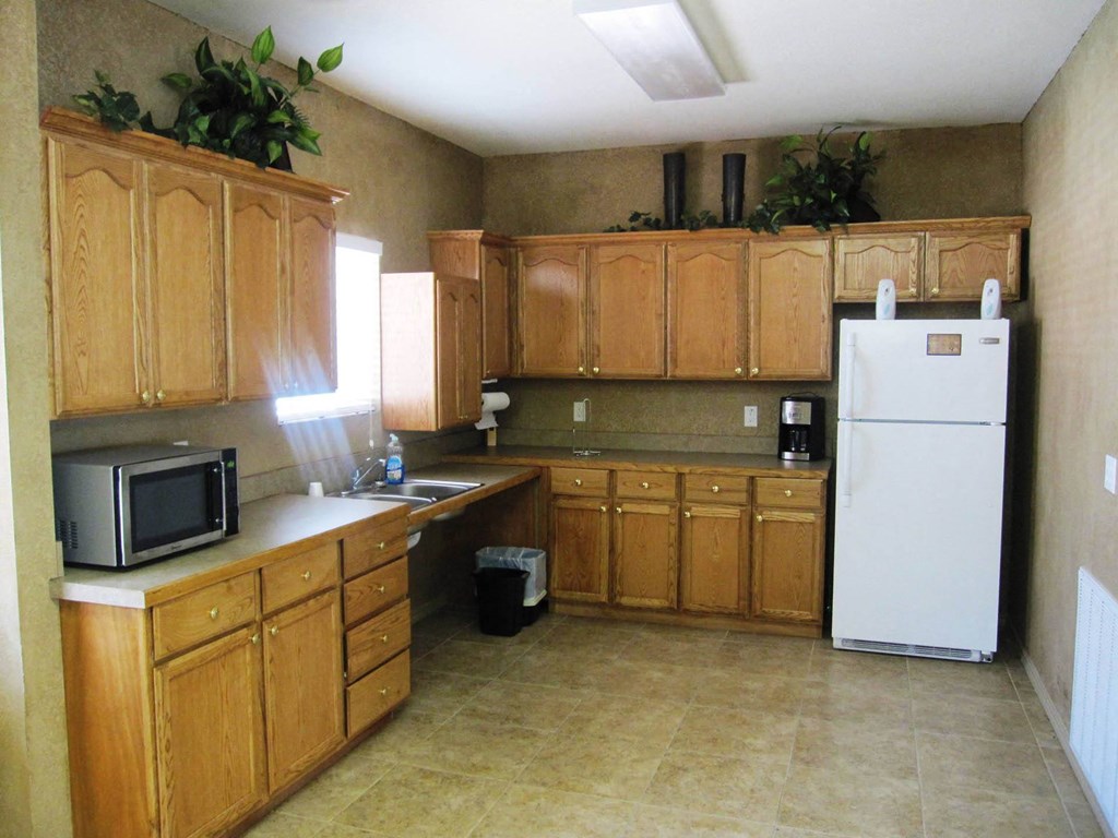 Madison Pointe_Community Kitchen