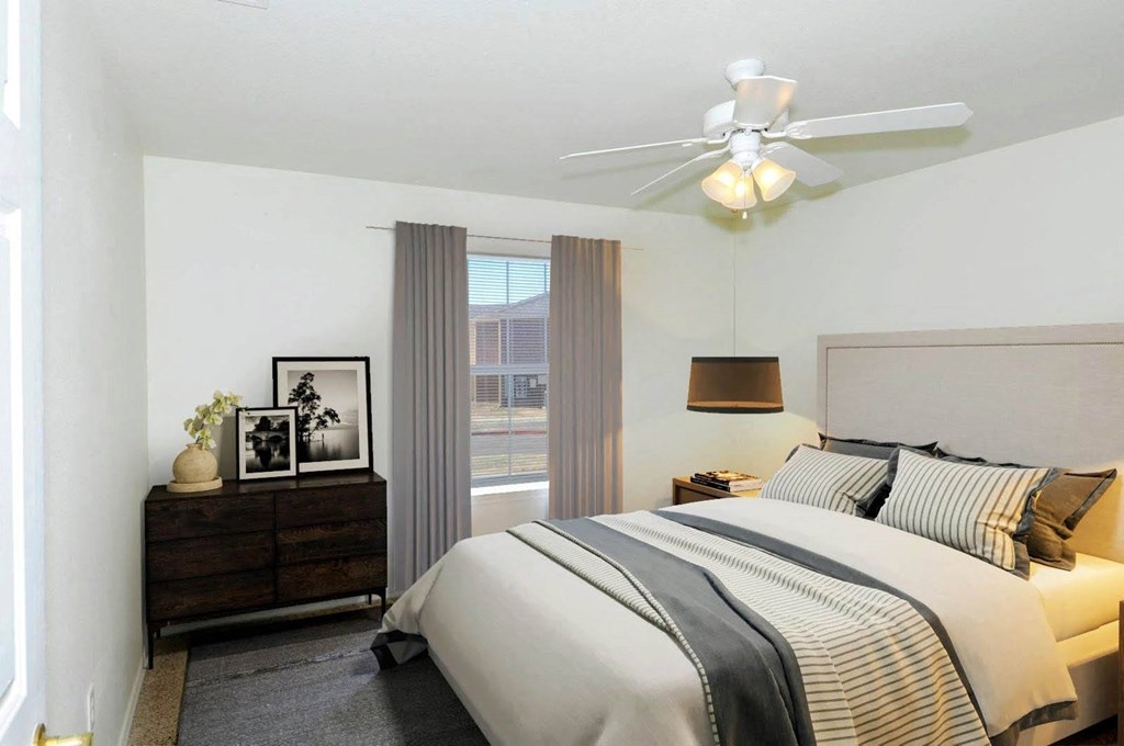 Madison Pointe_Model Apartment Bedroom