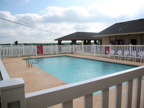 Madison Pointe_Outdoor Pool