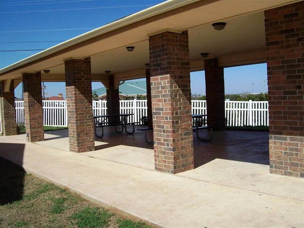 Madison Pointe_Patio Area