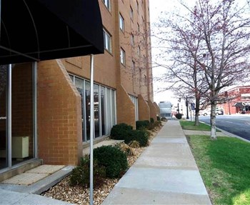 Messenger Towers_Side Building Exterior - Photo Gallery 3