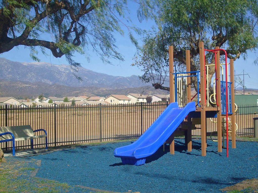 Mountain View_Outdoor Playground
