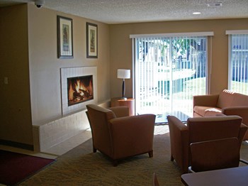 Mountain View_Community Room - Photo Gallery 6