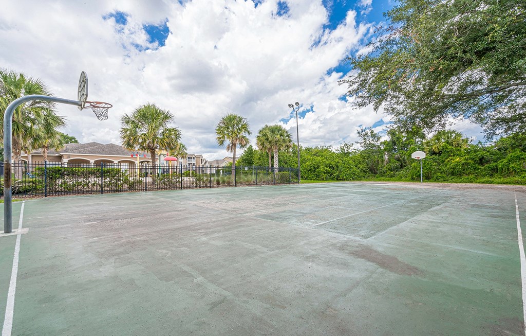 Dominium-Nassau Bay-Sports Court