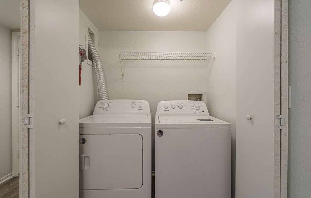 Dominium-Nassau Bay-Laundry
