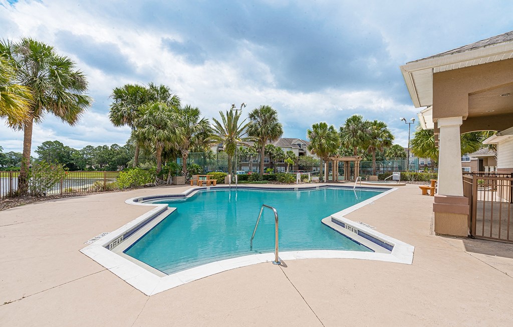 Dominium-Nassau Bay-Pool